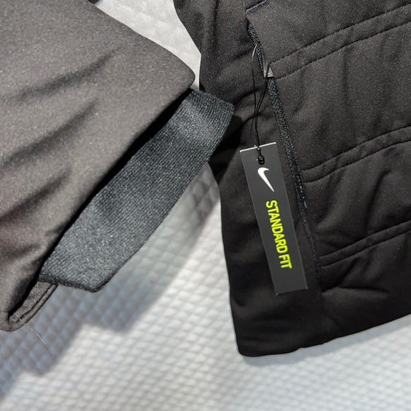 SOLD NIKE AEROLOFT GOLF Black Jacket Lightweight Warmth NWT $250. - Picture 7 of 9